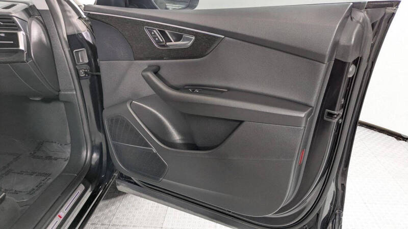 2020 Audi Q8 quattro Prestige 55 TFSI