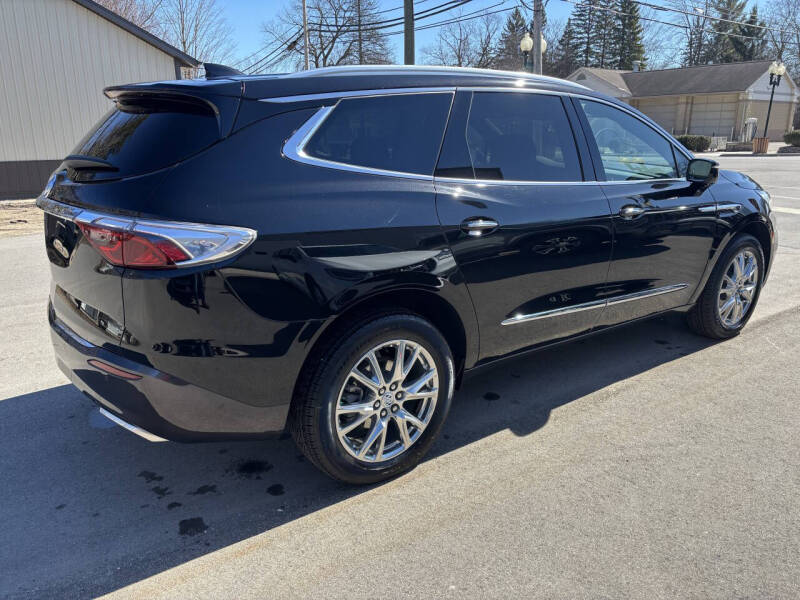 2023 Buick Enclave Essence