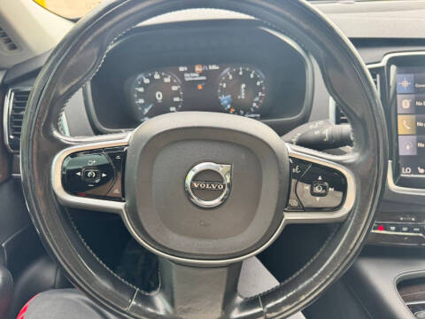 2016 Volvo XC90 T6 Momentum