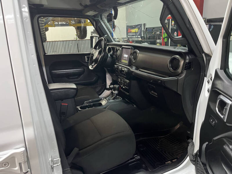 2022 Jeep Gladiator Sport S