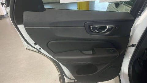 2020 Volvo XC60 T6 Momentum