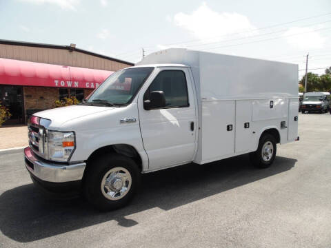 2025 Ford E-350