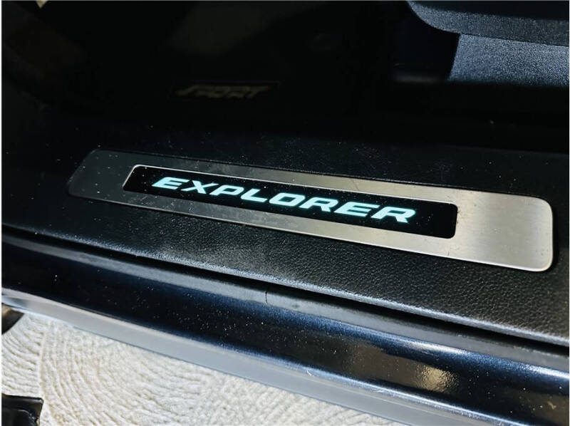 2017 Ford Explorer Sport