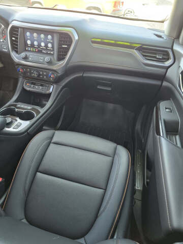 2023 GMC Acadia AT4