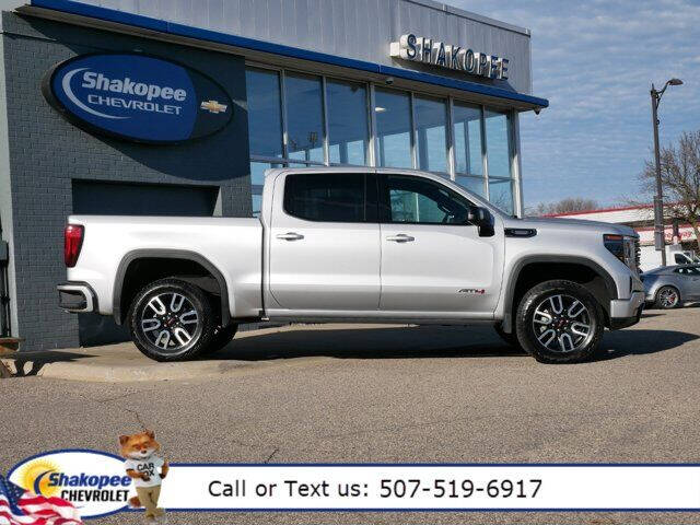 Used 2022 GMC Sierra 1500 AT4 with VIN 3GTUUEET3NG571636 for sale in Shakopee, Minnesota