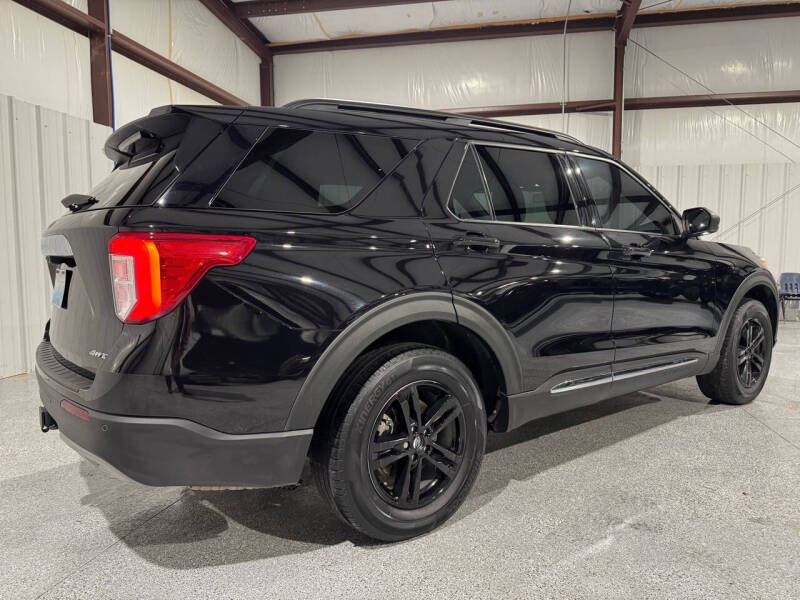 2022 Ford Explorer XLT photo 2