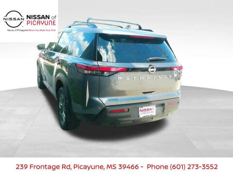 2025 Nissan Pathfinder SV