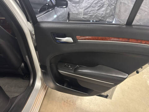 2012 Chrysler 300 Limited