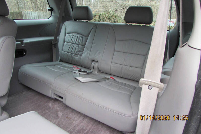 2003 Mazda MPV ES