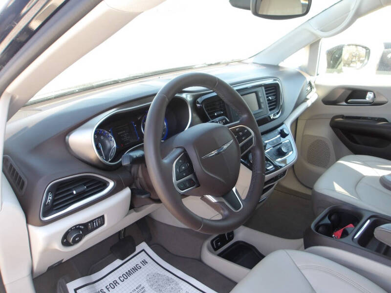 2017 Chrysler Pacifica Touring Plus