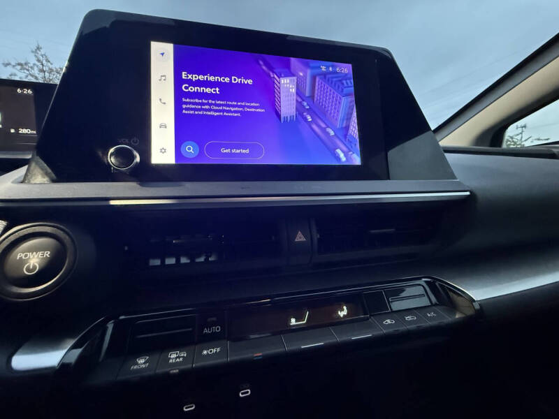 2024 Toyota Prius LE