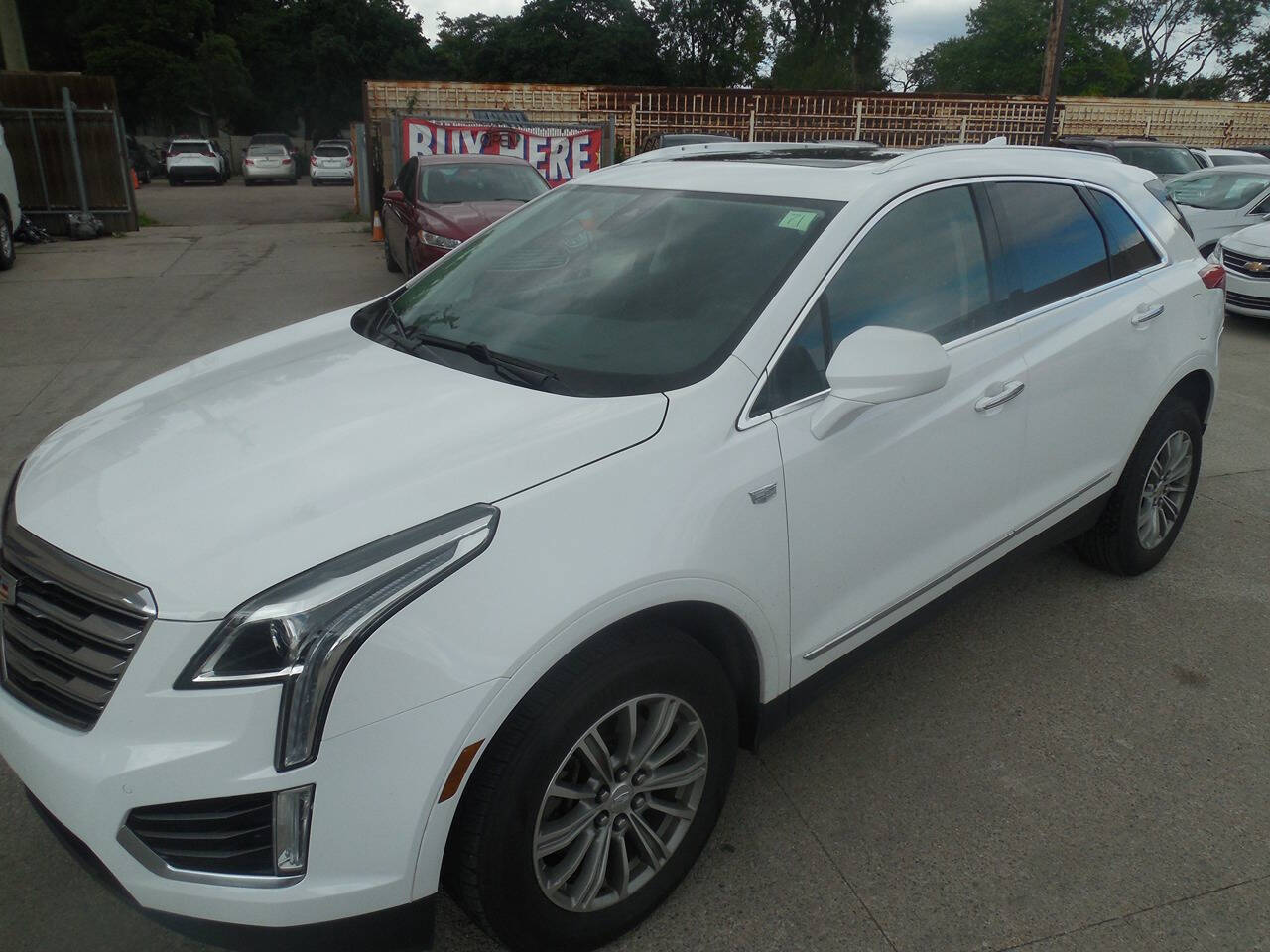 2018 Cadillac XT5 for sale at VIP Motor Sales in Hazel Park, MI