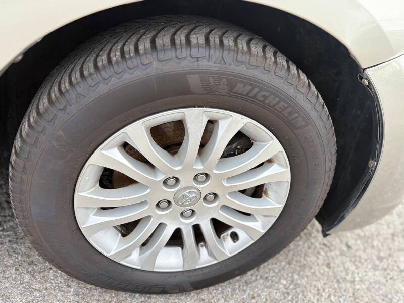 2017 Toyota Sienna XLE Premium 8-Passenger