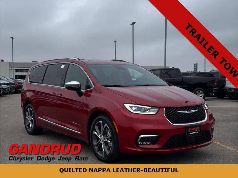 2026 Chrysler Pacifica Pinnacle's photo