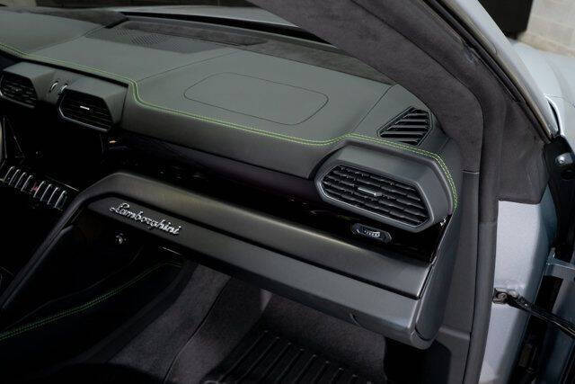 2022 Lamborghini Urus