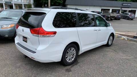 2012 Toyota Sienna