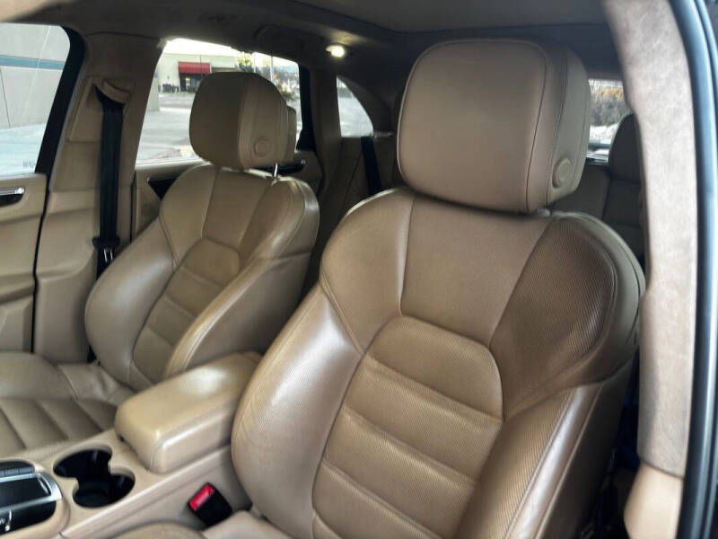 2015 Porsche Macan Turbo