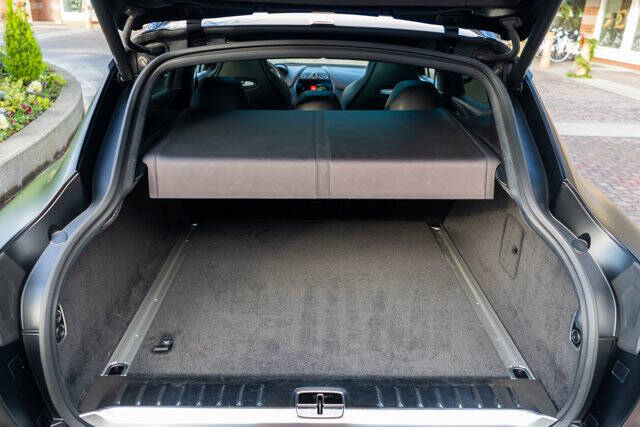 2022 Aston Martin DBX