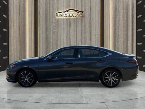 2025 Lexus ES 300h F SPORT Design