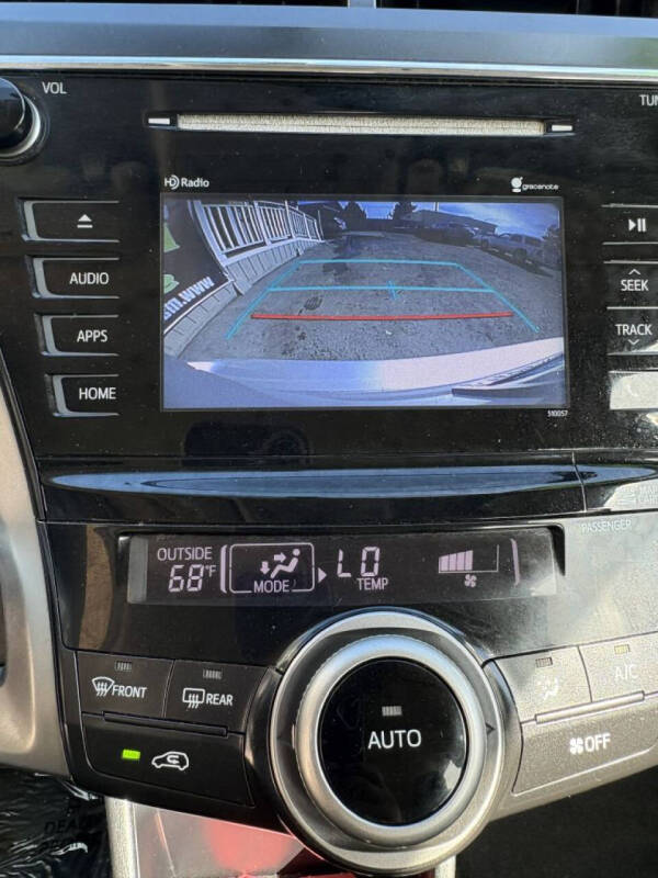 2015 Toyota Prius v