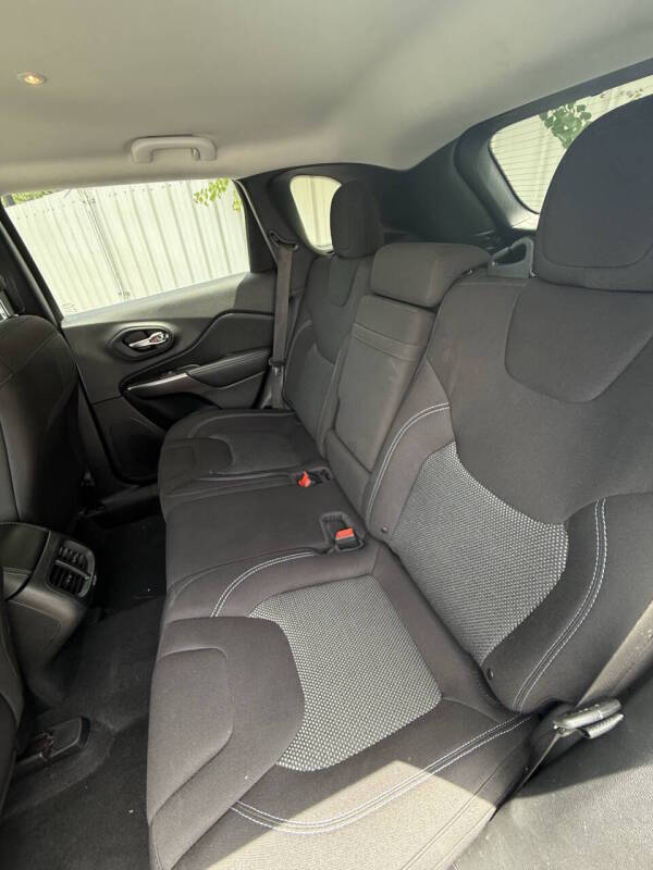 2019 Jeep Cherokee Latitude