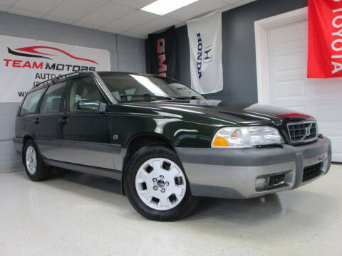 2000 Volvo V70 for sale at TEAM MOTORS LLC in East Dundee IL