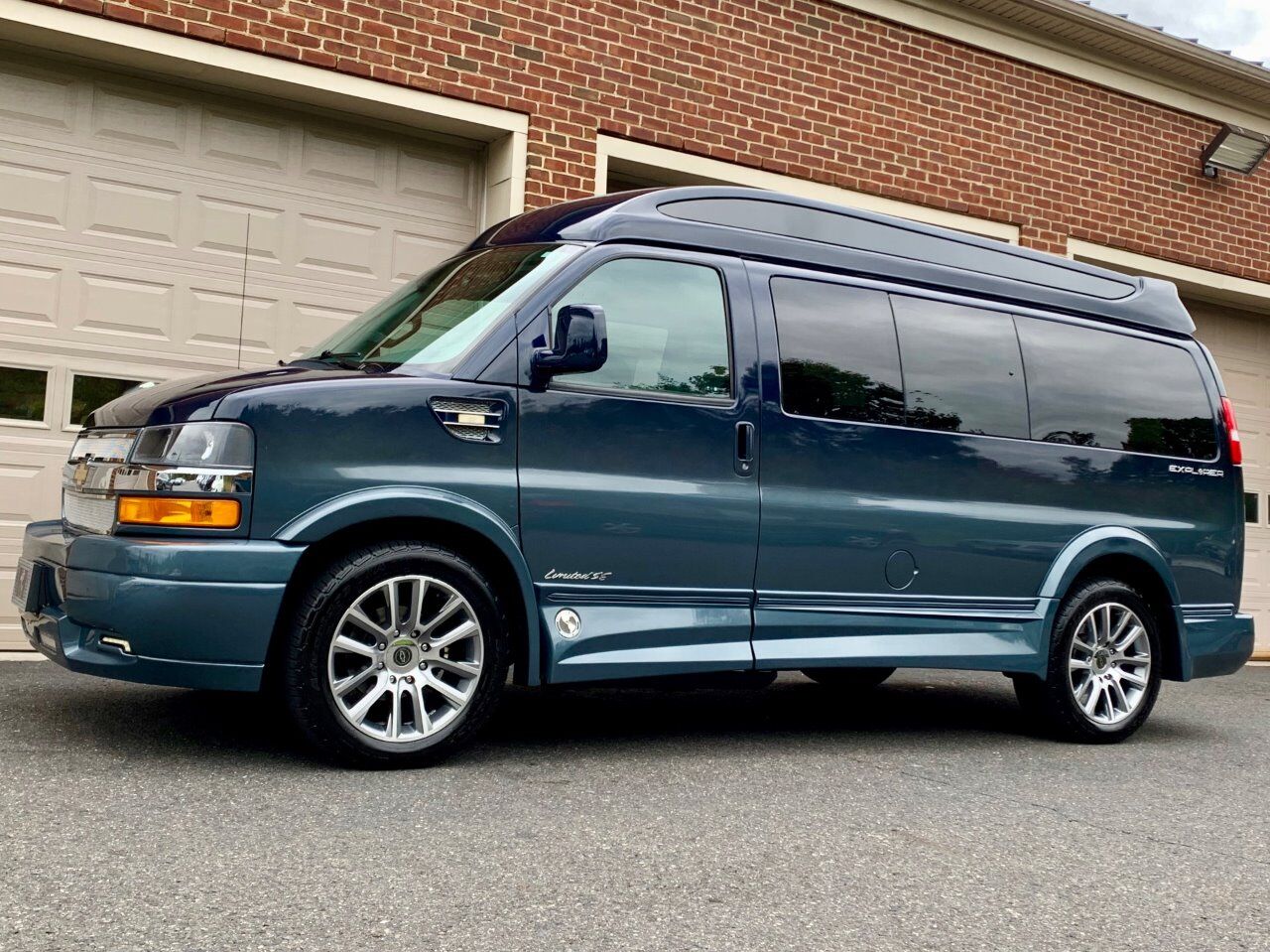 /2020 Chevrolet Express-Cargo Van