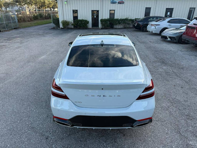 2022 Genesis G70