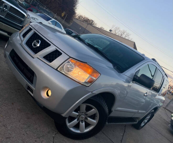 2013 Nissan Armada SV photo 2