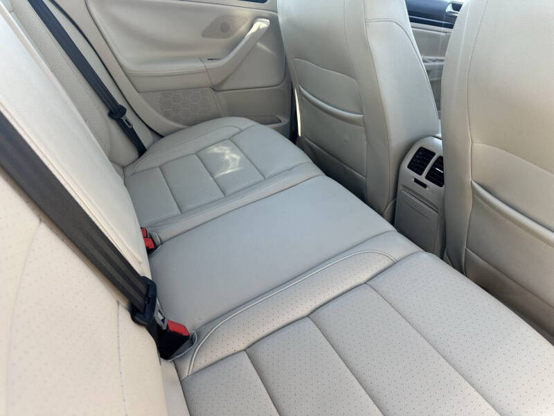 2011 Volkswagen Jetta SportWagen TDI