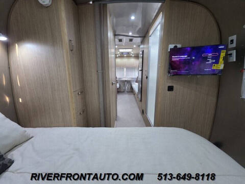 2018 Airstream Flying Cloud 25FB