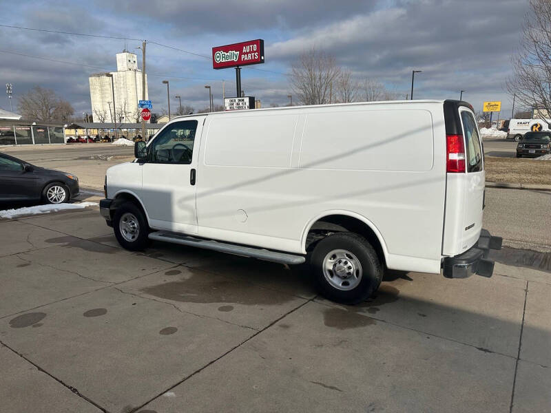 2024 Chevrolet Express 2500