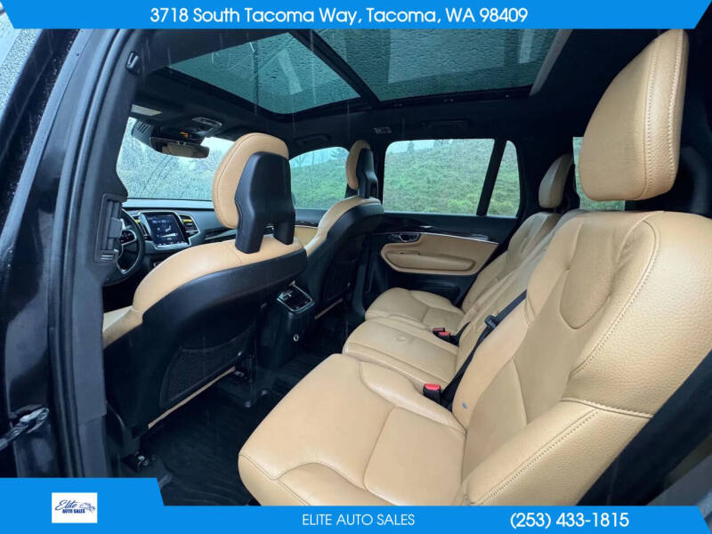 2016 Volvo XC90 T6 Momentum