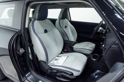 2025 MINI Hardtop 2 Door Cooper Signature Trim