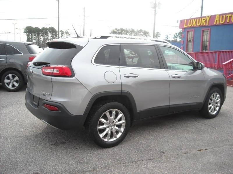 2015 Jeep Cherokee for sale at Luxury Auto Sales, Inc in Norfolk, VA