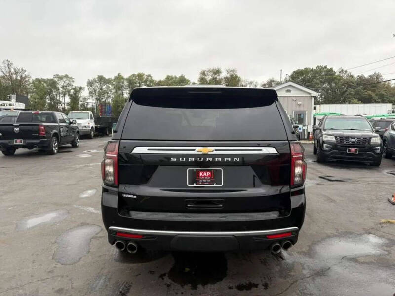 2023 Chevrolet Suburban High Country