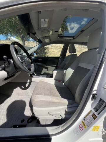 2012 Toyota Camry Hybrid LE