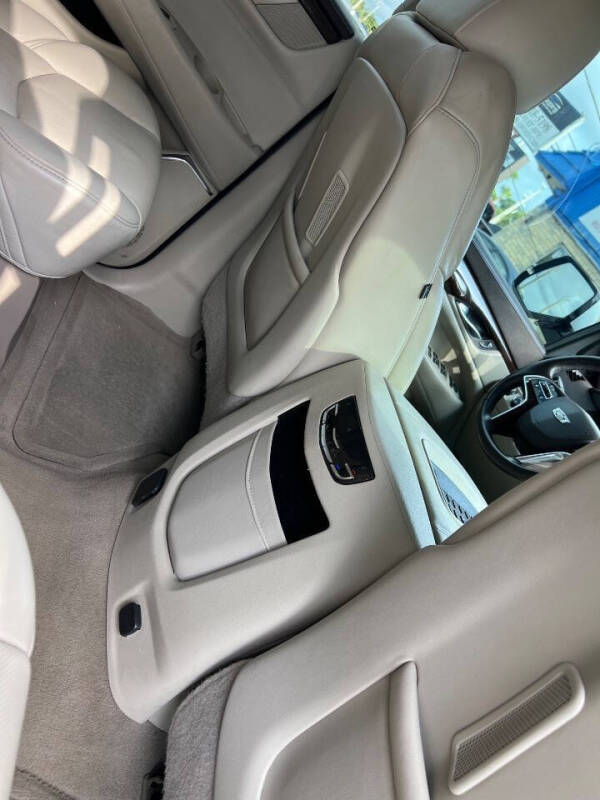 2017 Cadillac Escalade Standard