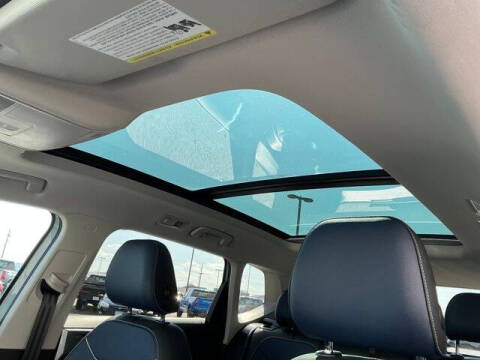 2025 Volkswagen Taos SEL 4Motion