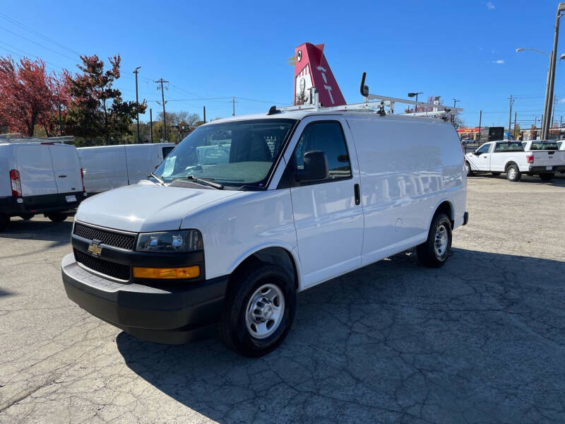 2021 Chevrolet Express Cargo Work Van photo 2