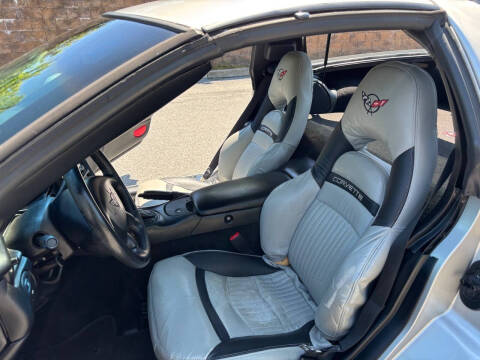 2004 Chevrolet Corvette