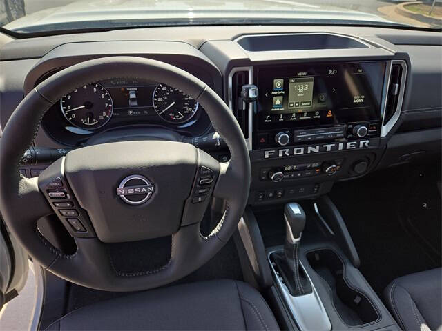 2025 Nissan Frontier SV