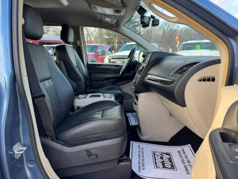 2011 Chrysler Town and Country Touring-L