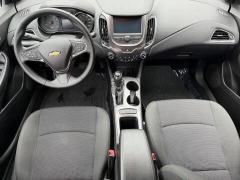 2017 Chevrolet Cruze LT Auto