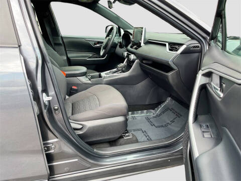 2022 Toyota RAV4 Hybrid SE