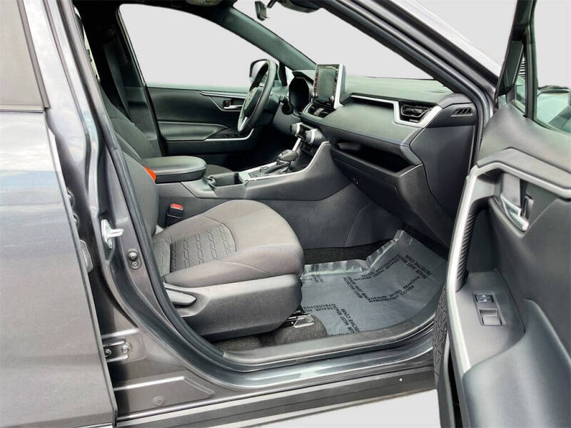 2022 Toyota RAV4 Hybrid SE