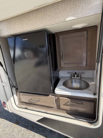 2022 Thor Motor Coach Hurricane 29M