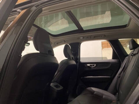 2025 Volvo XC60 B5 Plus Dark Theme