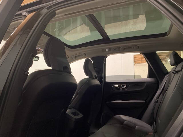 2025 Volvo XC60 B5 Plus Dark Theme