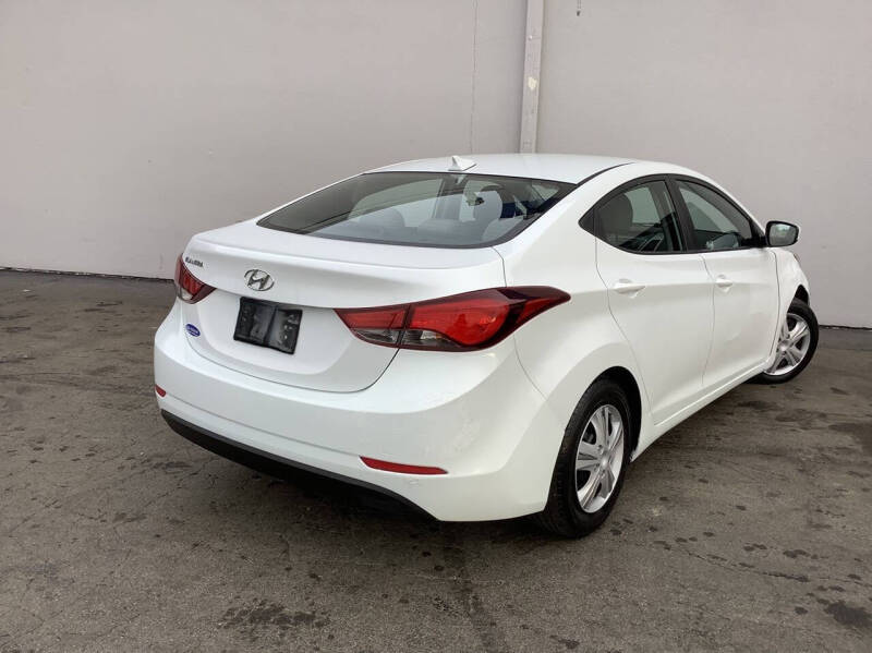 2016 Hyundai Elantra SE